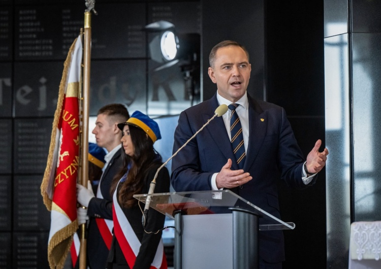 "Apostołowie amnezji dotarli tutaj". Karol Nawrocki broni Muzeum "Pamięć i Tożsamość"