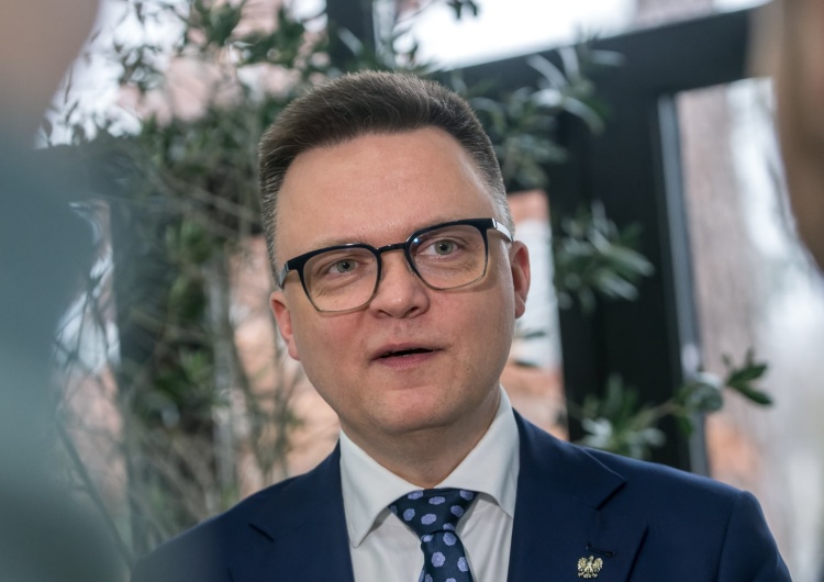 Gorące komentarze po wpisie Szymona Hołowni o "millenium koronacji Polski": "Maturzysto, weź do ręki książkę o historii"