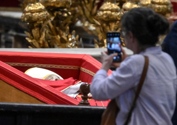 Izraelskie MSZ usunęło post z kondolencjami po śmierci papieża Franciszka