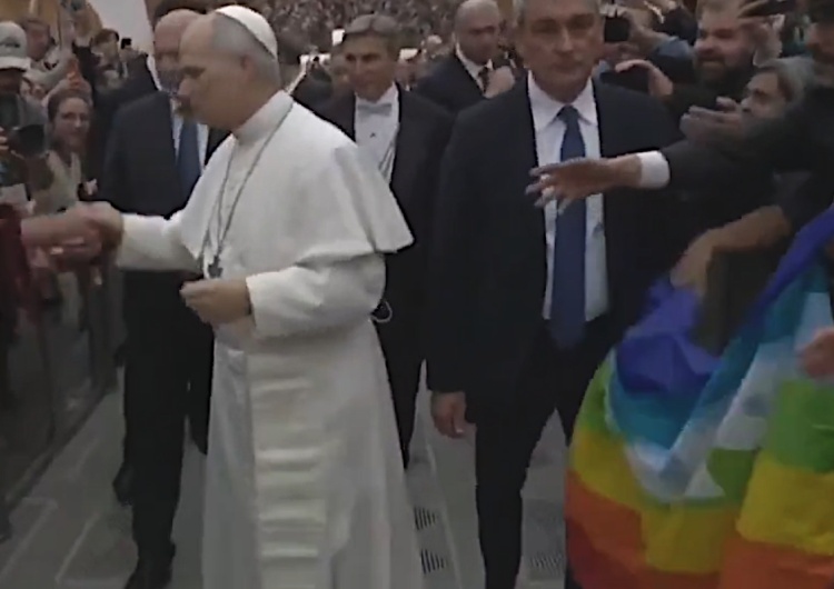 Papież Leon XIV odwrócił się od tęczowej flagi. To nagranie obiega świat