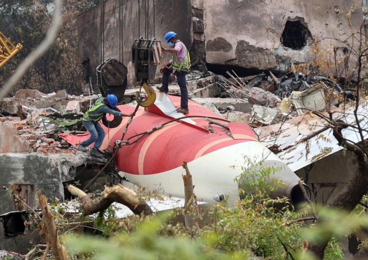 Katastrofa samolotu w Indiach. Wskazano możliwe przyczyny wypadku