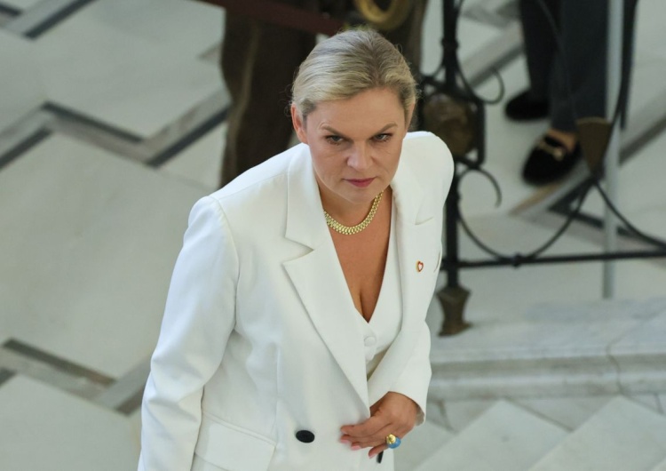 Poseł koalicji o Nowackiej: "Każdy kto łączy kropki, wie dlaczego została". Burza w sieci