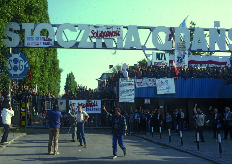 Gate No. 2 of the Gdańsk Shipyard – a symbol of the conflict   for freedom and the dignity of workers