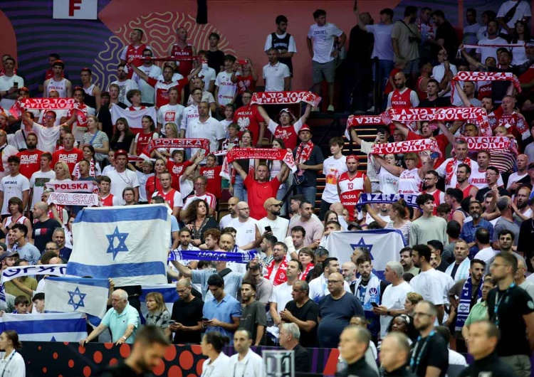Mecz Polska–Izrael. Hymn Izraela wygwizdany, na trybunach flagi Palestyny