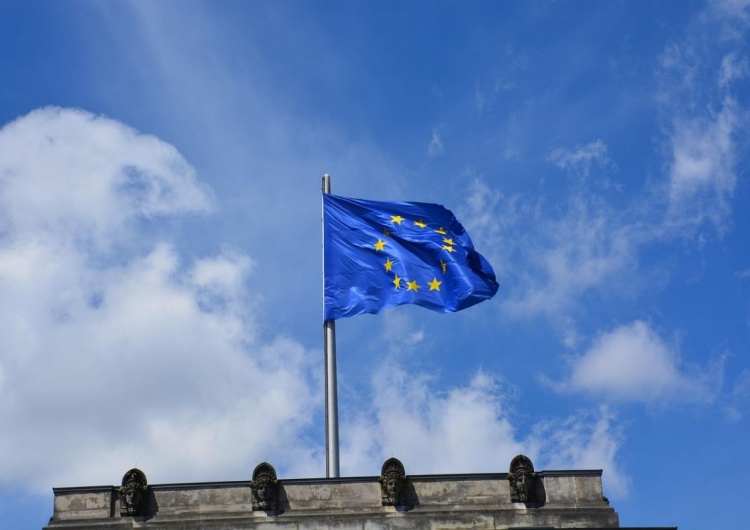 The European Commission wants to adopt the agreement with Mercosur today. Polish commissioner does not say "no"
