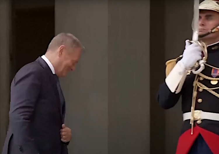 Znamienne nagranie. Na spotkaniu "koalicji chętnych" Macron przywitał wszystkich… oprócz Tuska