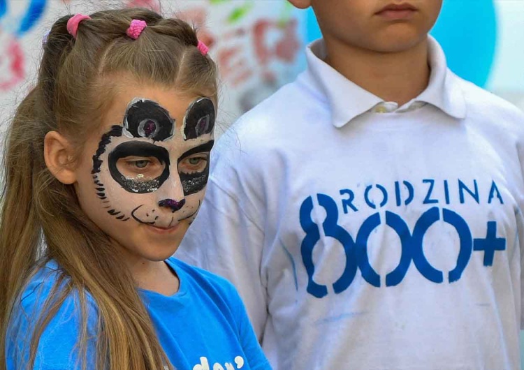 W KO chcą zmian w 800 plus. Minister zabrała głos