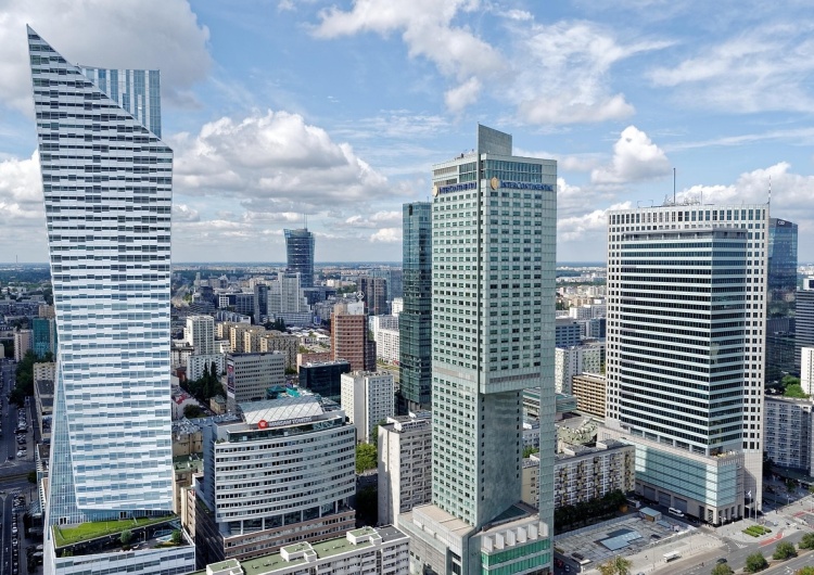 Dramatyczny spadek inwestycji zagranicznych w Polsce. Jest raport