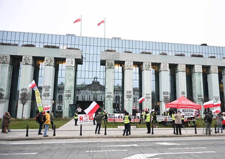 Przełomowa uchwała. Sąd Najwyższy: Nikt nie może uznać orzeczeń SN za niebyłe