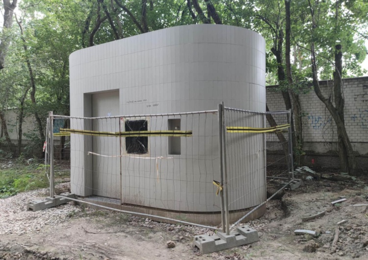 Luksusowe sławojki i ekologiczne fanaberie. Jak miasta marnują publiczne pieniądze