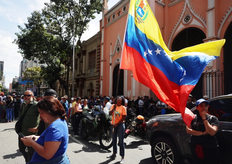 "Jesteśmy na nogach od drugiej w nocy". Wenezuelscy biskupi zapewniają o modlitwie